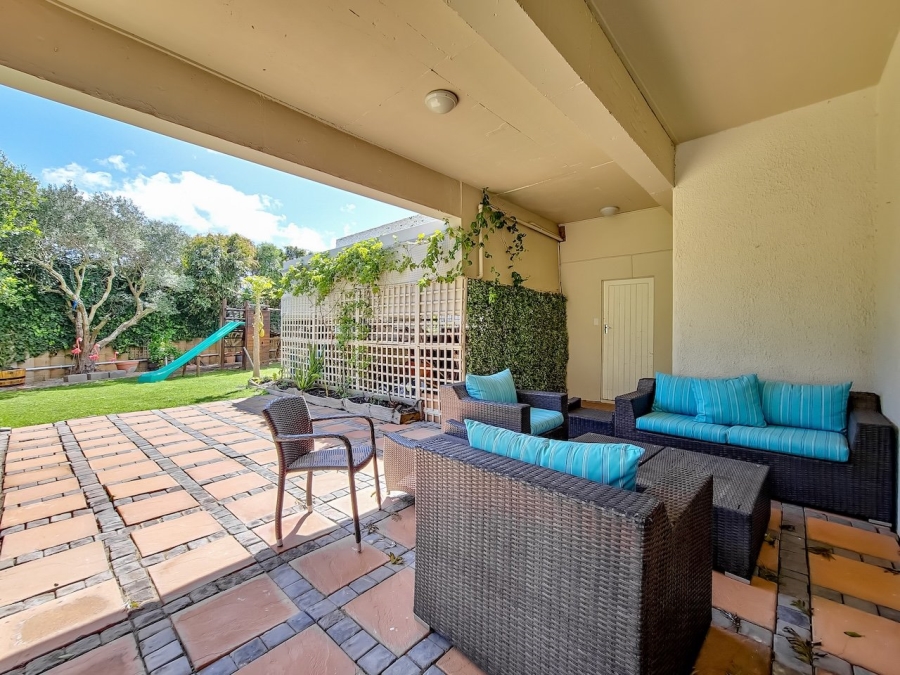 To Let 7 Bedroom Property for Rent in Camps Bay Western Cape